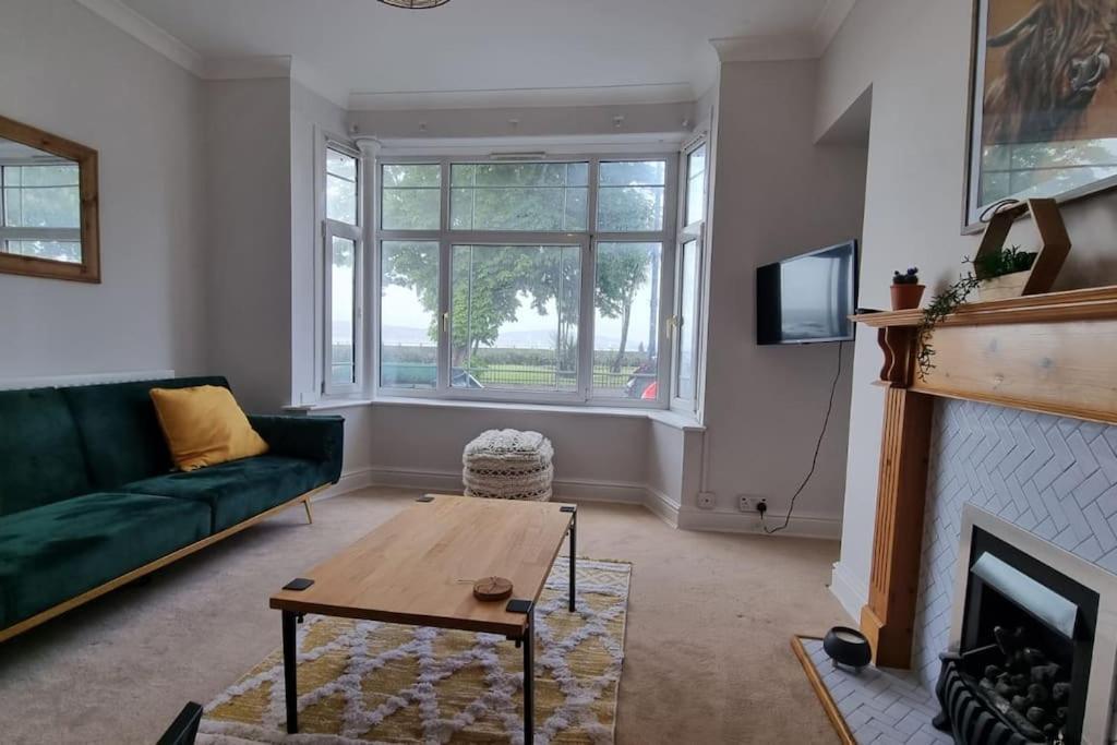 Lovely Seafront Apartment With Garden Swansea Exteriör bild