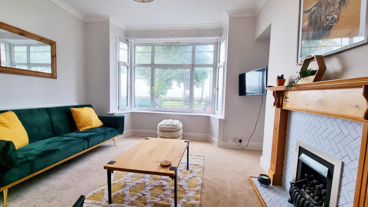 Lovely Seafront Apartment With Garden Swansea Exteriör bild